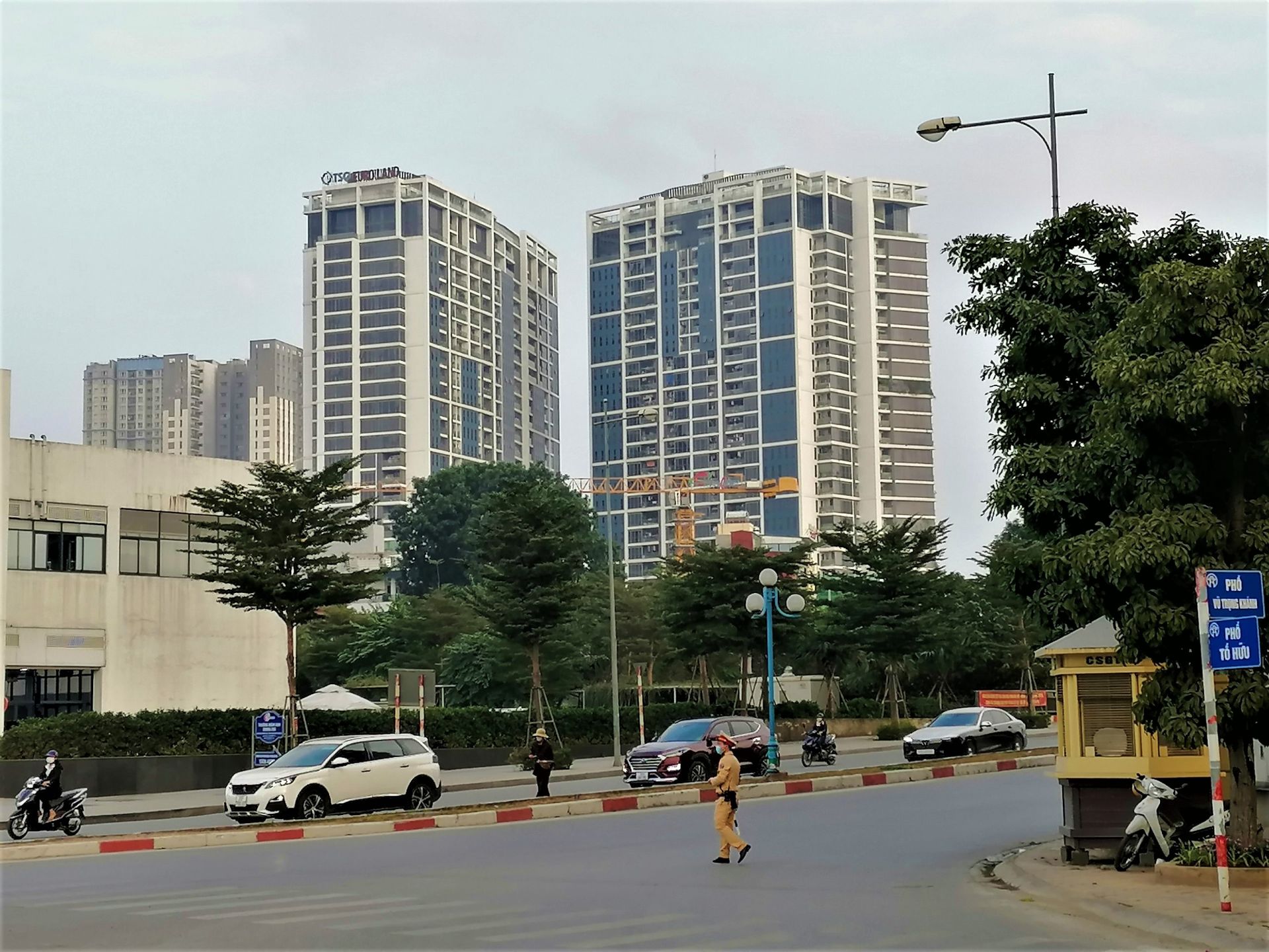 Án lệ số 51/2021/AL: Quyền sở hữu khu vực đỗ xe ô tô tại nhà chung cư