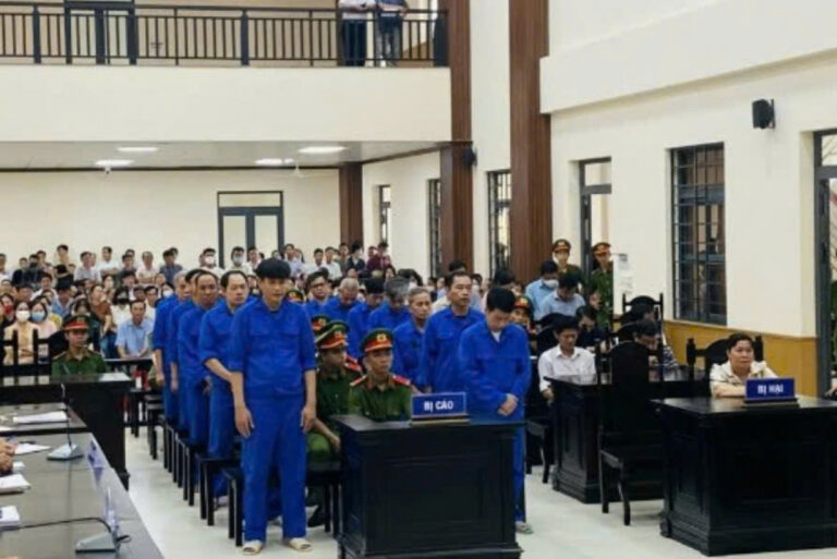 <p>Sure! Here’s a new title for you:</p>
<p><strong>Trần Văn C: Hành Vi Tham Ô Tài Sản và Hệ Lụy Đối Với Pháp Luật</strong></p>