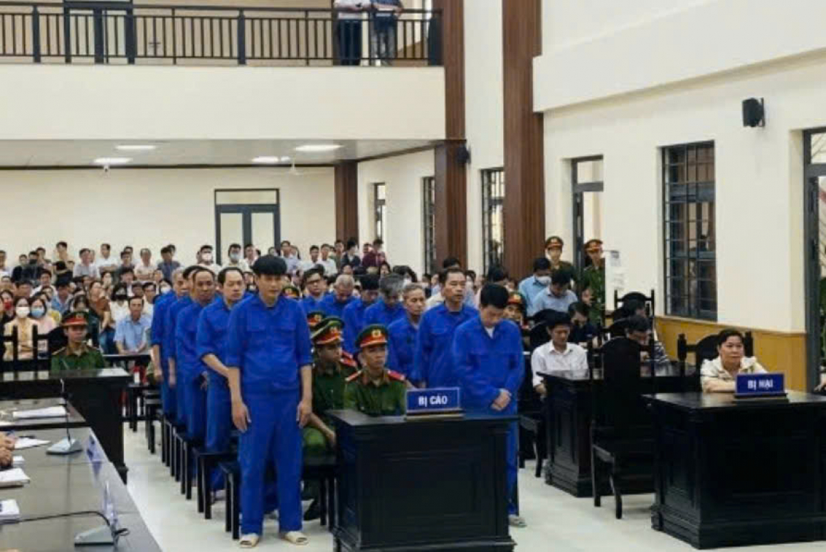 Sure! Here’s a new title for you:
Trần Văn C: Hành Vi Tham Ô Tài Sản và Hệ Lụy Đối Với Pháp Luật