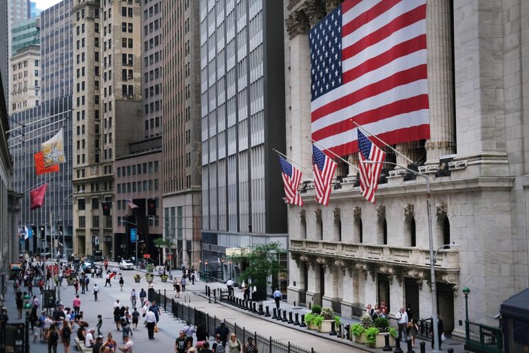 <p><strong>Án lệ và Giải thích Hiến pháp: Vai trò của Toà án Tối cao Hoa Kỳ</strong></p>