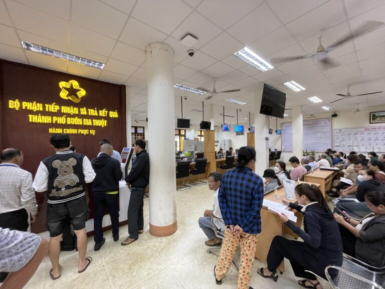 mot-cua-1-17443600906101874382621